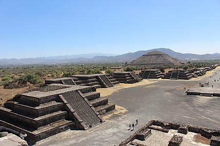 The Pyramid of the Sun from the first platform of the Pyramid of the Moon
